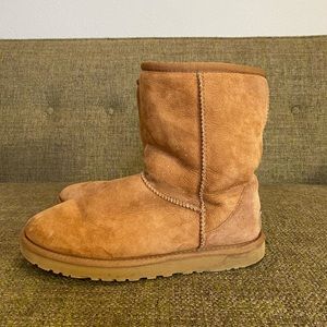 UGG Classic Short - Chestnut - Women’s Size 8